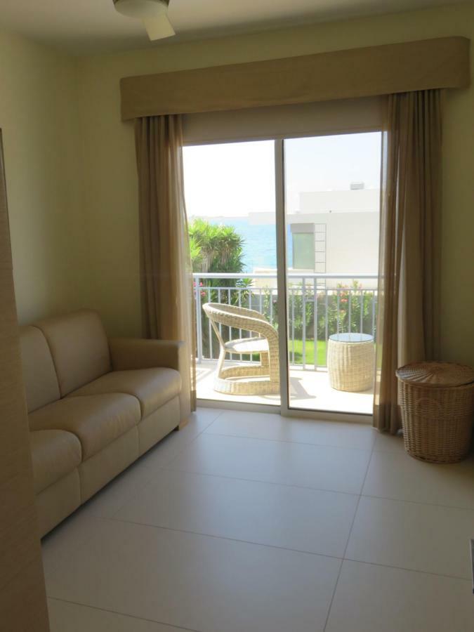 Villa Victoria Paphos Exteriör bild