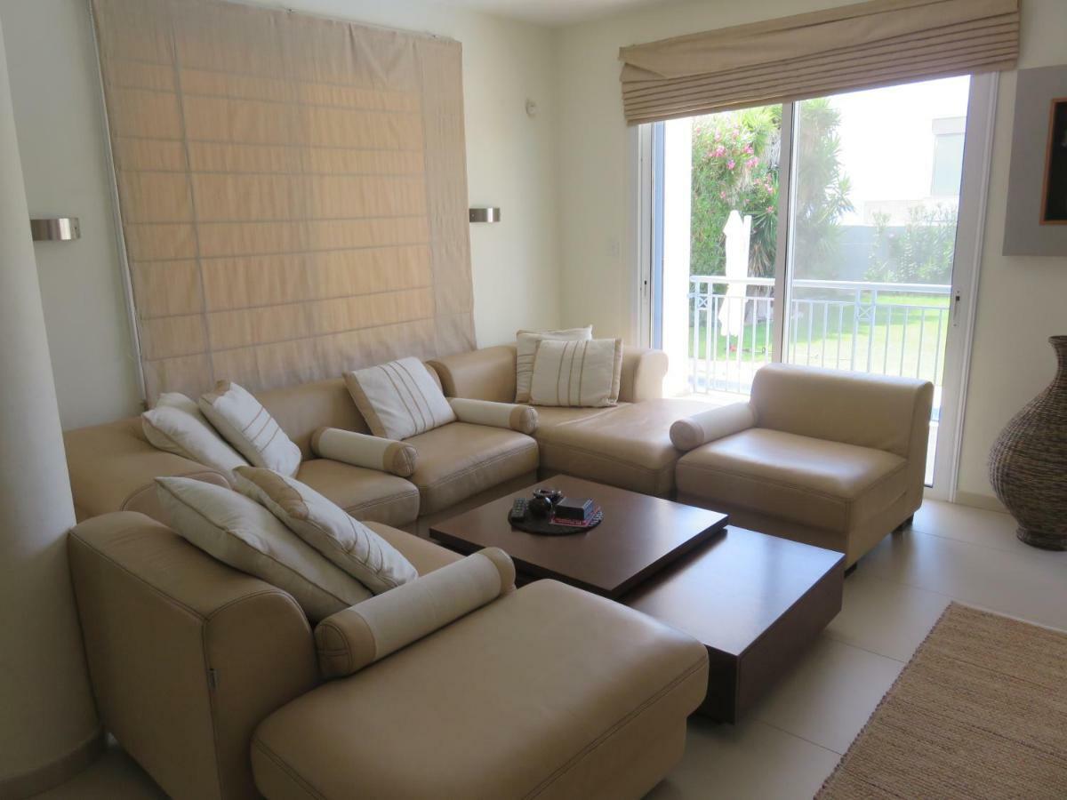 Villa Victoria Paphos Exteriör bild