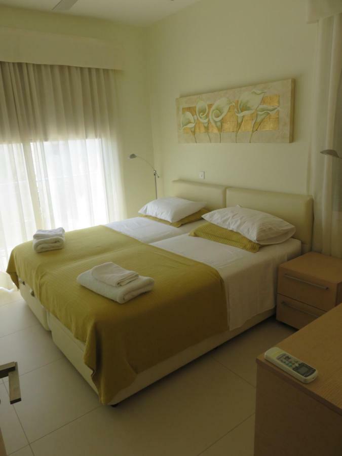 Villa Victoria Paphos Exteriör bild