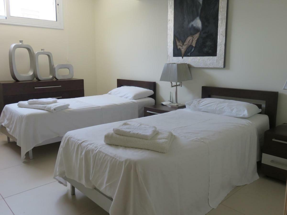 Villa Victoria Paphos Exteriör bild